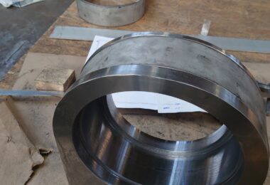 Metallbearbeitung in Polen — Metallteile drehen und fräsen lassen