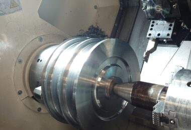 Obróbka metali CNC — metody, materiały i jak zlecić wykonanie detali